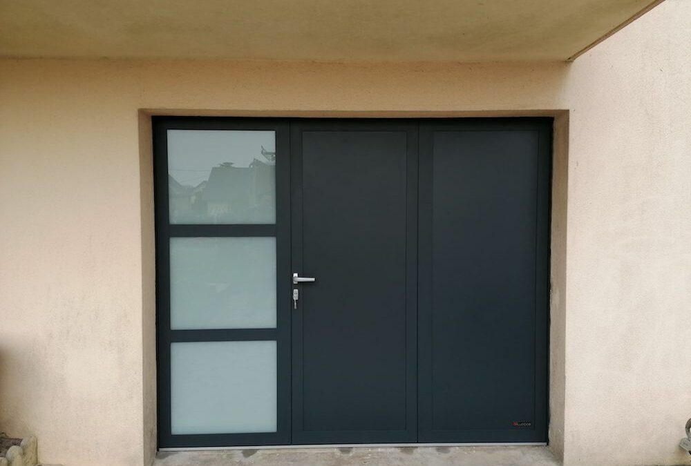 Porte de garage 3 vantaux vitrée
